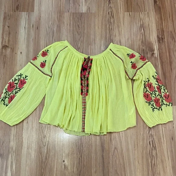 ❤️ HOST PICK ❤️ FREE PEOPLE embroidered cotton gauze peasant top with tassels M - Picture 2 of 14